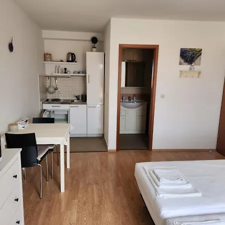 Neva Gostinjska kuća Supetar