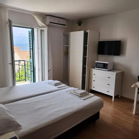 Neva Guest house Supetar