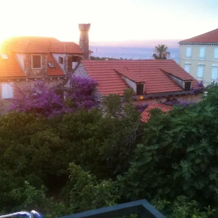 Neva Guest house Supetar