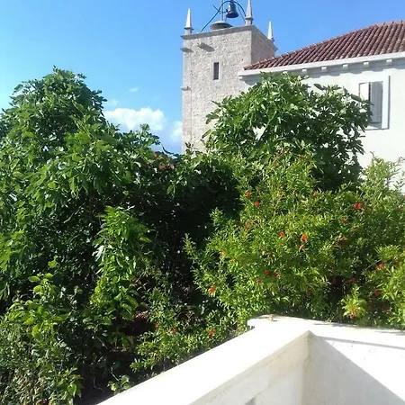 Neva Guest house Supetar